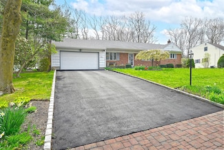 3 Duke Place, Dix Hills, NY 11746