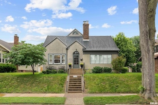 2749 15th Ave, Moline, IL 61265