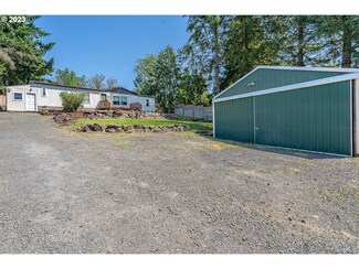 820 SW 9th St, Dundee, OR 97115