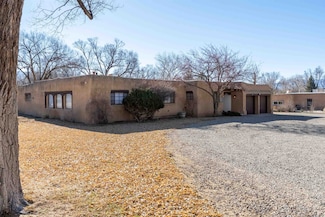 315 Theodora St, Taos, NM 87571