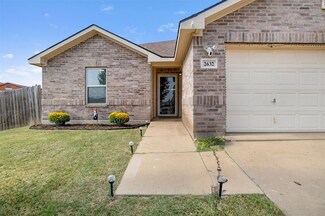 2632 Castle Pines Dr, Burleson, TX 76028