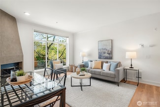 4031 Aurora Ave N Unit 201, Seattle, WA 98103