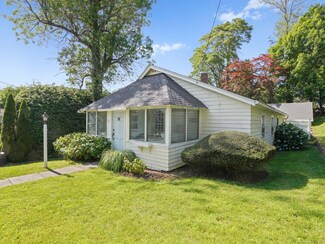 11 Witch Ln, Norwalk, CT 06853