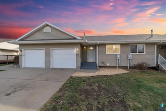 1810 S Campbell Trail, Sioux Falls, SD 57106