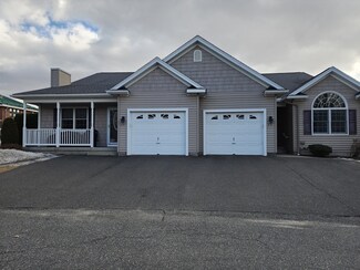 25 Fairview Village Ct, Chicopee, MA 01020