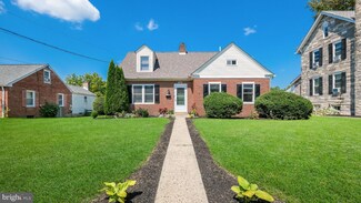 229 W Chestnut St, Souderton, PA 18964