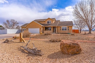 894 W Garcia Ct, Pueblo, CO 81007