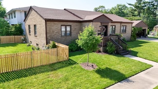 1005 Avenue F, Sterling, IL 61081