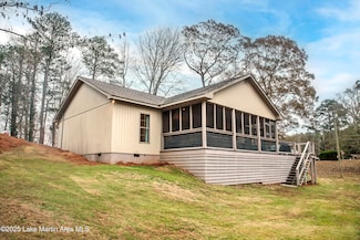 285 Point Rd, Eclectic, AL 36024