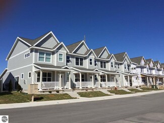 976 Lake Ridge Dr Unit 16, Traverse City, MI 49684