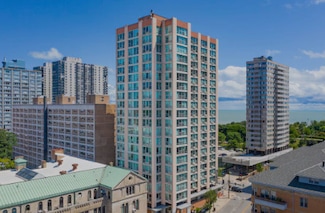 5600 N Sheridan Rd Unit 17C, Chicago, IL 60660
