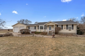 121 Turkey Rd, Fruitland, IA 52749