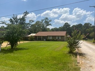 1512 N 9th St, Conroe, TX 77301