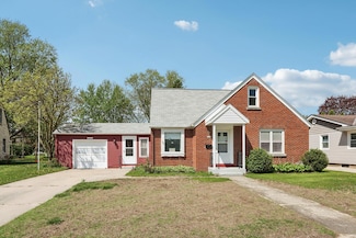 1034 Terrace Dr, West Bend, WI 53095