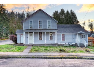 1016 6th St, Oregon City, OR 97045