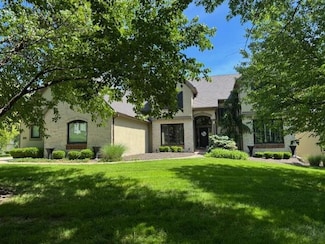2116 Winding Woods Dr, Liberty, MO 64068
