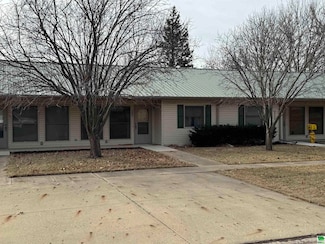204 E 3rd St, Kingsley, IA 51028