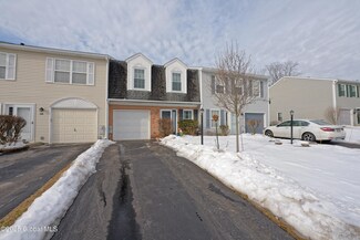 118 Bridgewood Ln, Watervliet, NY 12189
