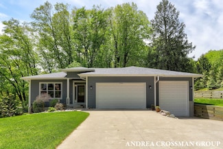 17946 Robbins Rd, Grand Haven, MI 49417