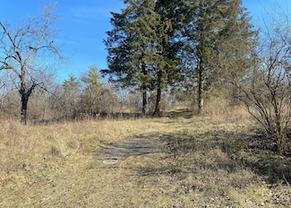 48 49 50 Hamilton Springs Rd, Lancaster, KY 40444