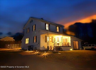 32 Lehigh Rd, Gouldsboro, PA 18424