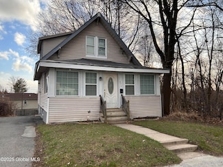 2012 State St, Schenectady, NY 12304