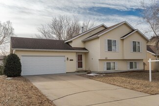 4456 57th St NW, Rochester, MN 55901
