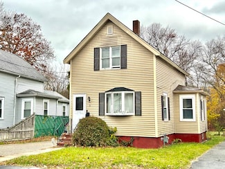 51 Shores St, Taunton, MA 02780