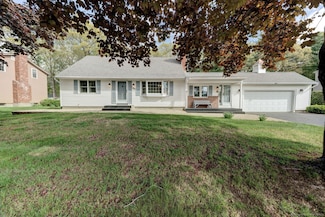 39 Eastgate Ln, Enfield, CT 06082
