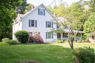 226 Church Ln, New Castle, PA 16105