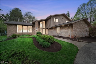 26460 Hendon Rd, Beachwood, OH 44122