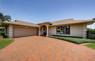 671 Tallahassee Dr NE, Saint Petersburg, FL 33702