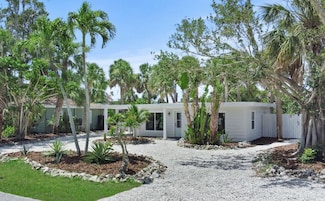 451 Avenida de Mayo, Sarasota, FL 34242