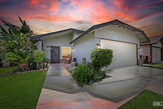 3923 Park View Dr, Bakersfield, CA 93311