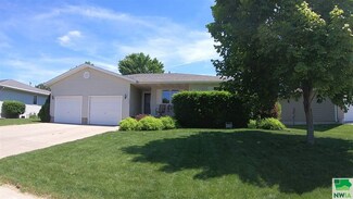 602 S Crawford Rd, Vermillion, SD 57069