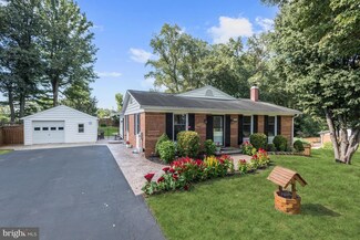 9 Schneider Dr, Sykesville, MD 21784