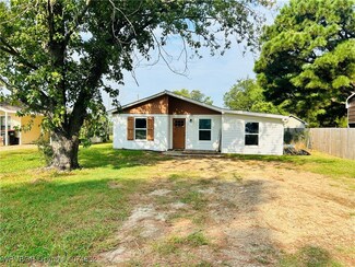 805 Faye Ave, Pocola, OK 74902