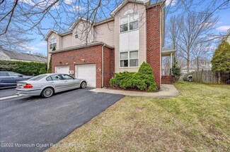24 Sanford St, Manalapan, NJ 07726