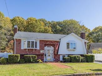 109 Merryknoll Rd, North Weymouth, MA 02191