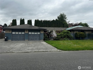 2230 E Parkway Dr, Mount Vernon, WA 98273