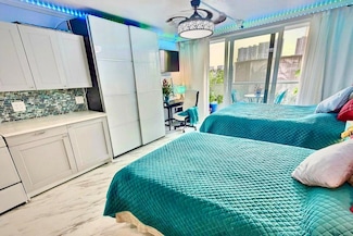 19201 Collins Ave Unit 337, Sunny Isles Beach, FL 33160