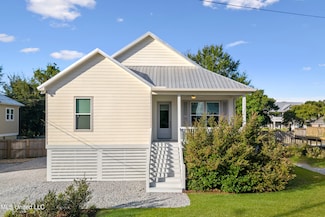 107 Adrienne Ct, Waveland, MS 39576