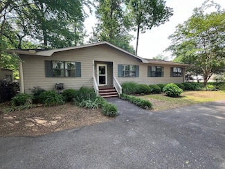 136 Atnip Dr, Scottsboro, AL 35769