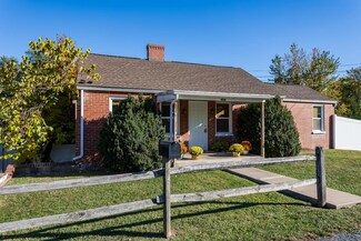 323 Grubert Ave, Staunton, VA 24401