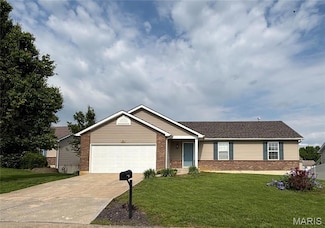 55 Swaying Pine Ln, Winfield, MO 63389