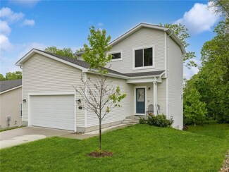 5325 Carter Ct, Johnston, IA 50131
