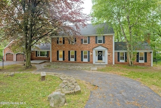 14 Birch Hill Rd, Albany, NY 12211