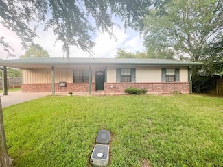 401 Sanders St, Bullard, TX 75757