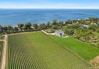 19620 Soundview Ave, Southold, NY 11971