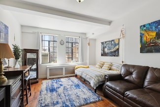 320 E 42nd St Unit 1413, New York, NY 10017